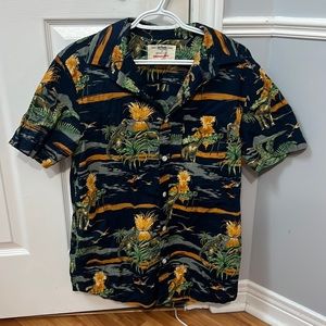 Urban Pipeline Dinosaur button-up Medium